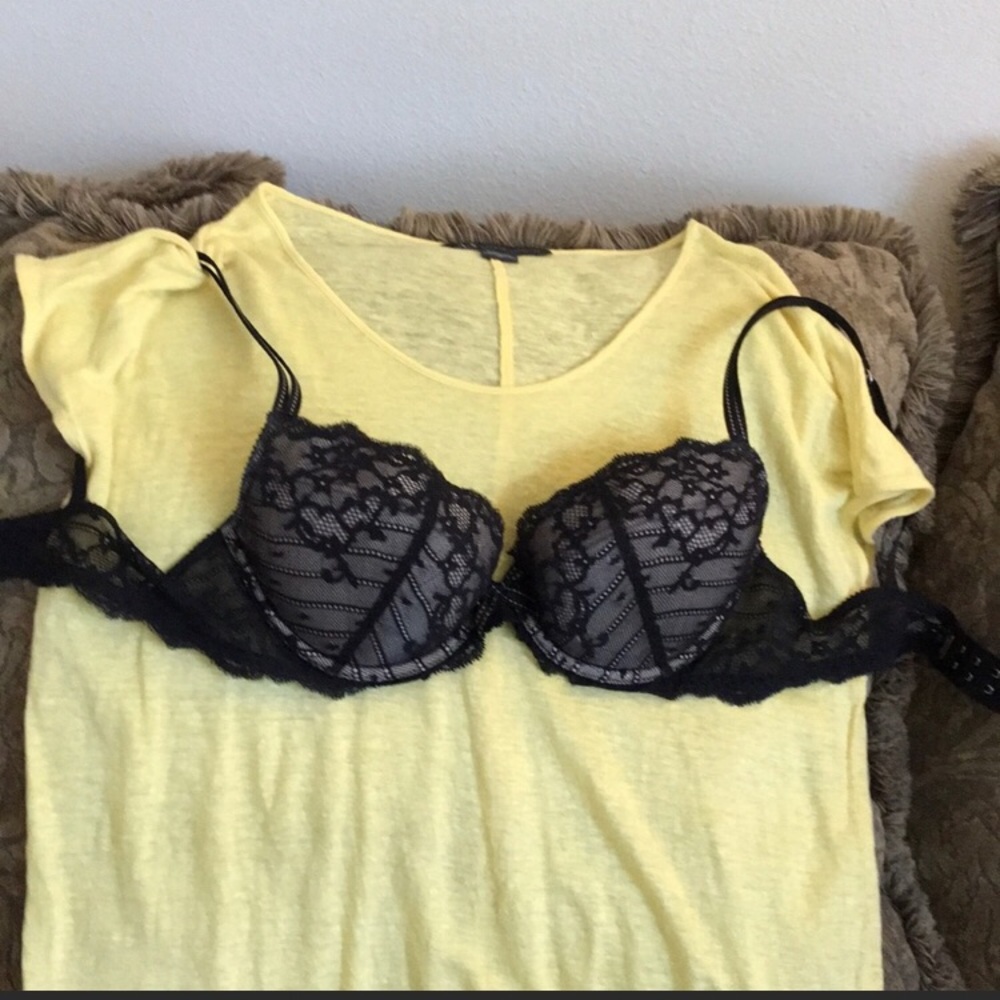 NWOT Chantelle Black Lace Bra Size 34D